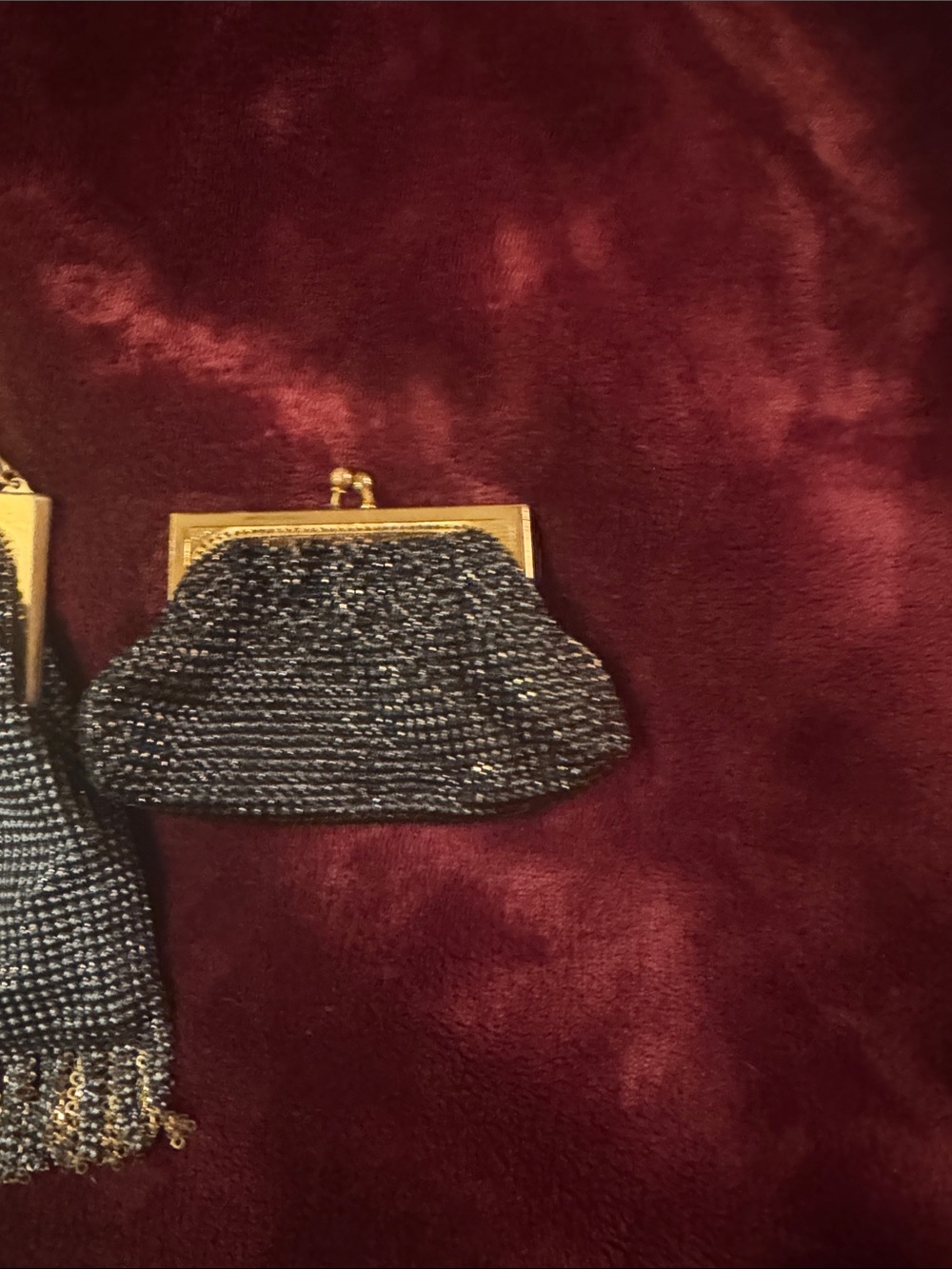 Whiting & Davis Black and Gold Mesh Evening Bag Set with matching change purse - Picture 3 of 5